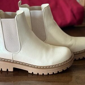Cream shimmery Chelsea Boots
